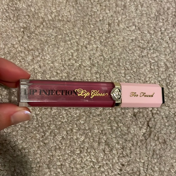 Too Faced Makeup Too Faced Lip Injection Lip Gloss Paid Off